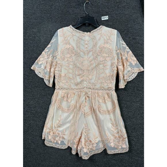 Umgee Womens Floral Embroidered Boho Rhomper Shorts L Peach V-Neck Short Sleeve - Picture 2 of 10
